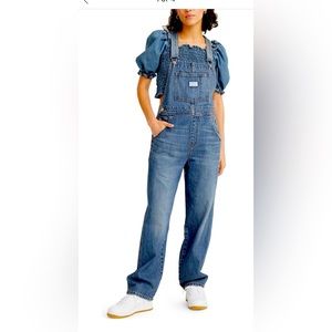 Levi’s Straight Leg Denim Overalls Medium excellent condition